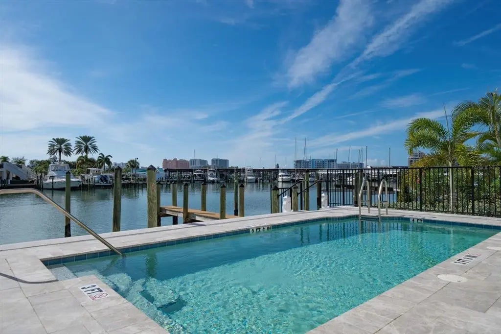 211 Dolphin Point 301, CLEARWATER