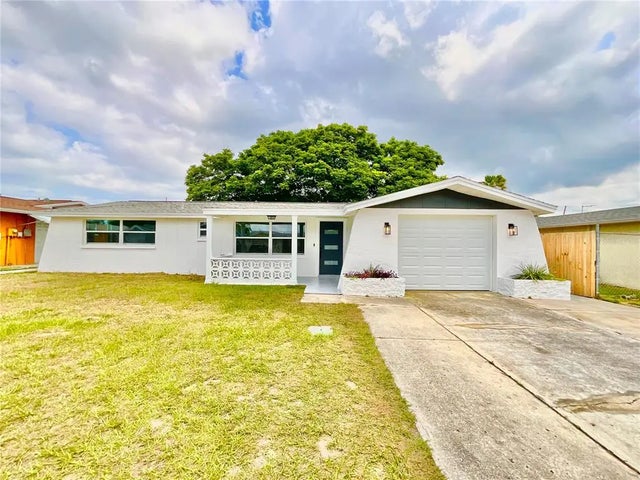 5703 Andrea Drive, HOLIDAY