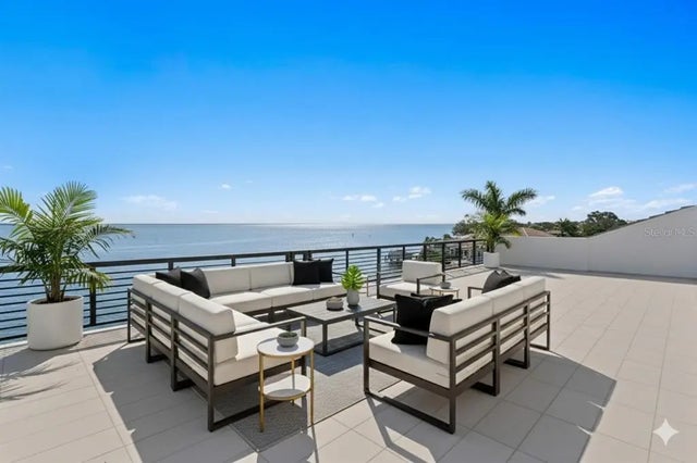 2087 Michigan Avenue Ne, ST PETERSBURG