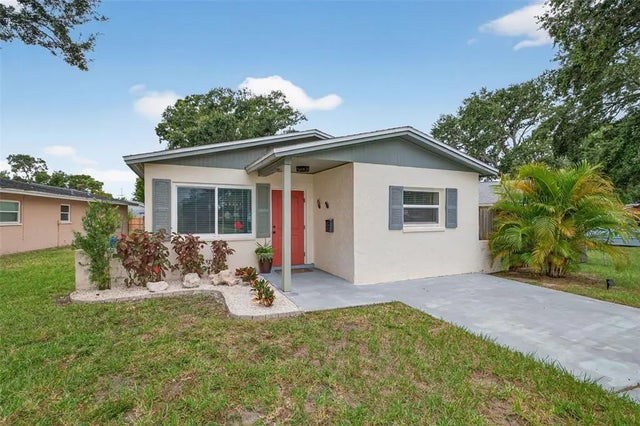 1422 35th Street N, ST PETERSBURG