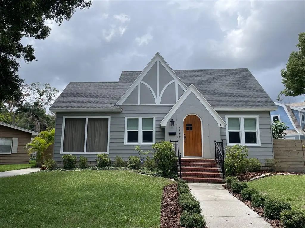 2327 Woodlawn Circle E, ST. PETERSBURG