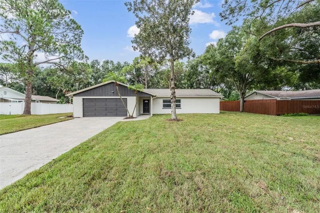 9504 W Cluster Avenue, TAMPA