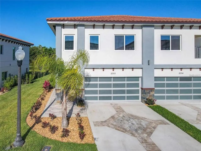 2000 Greenbriar Terrace, DAVENPORT