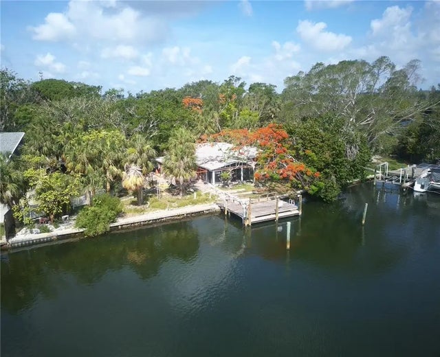6 Sea Lane S, ST PETERSBURG