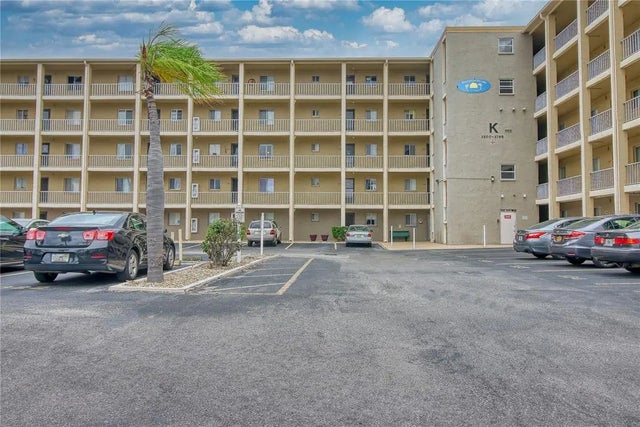 3658 Lake Bayshore Drive 320, BRADENTON