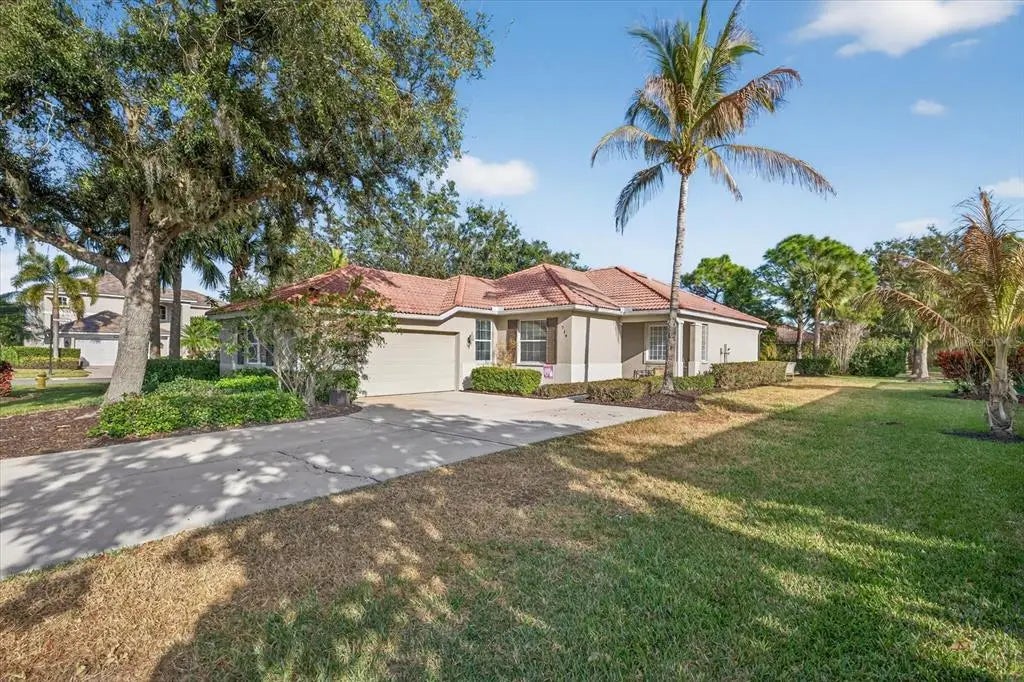 719 Misty Pond Court, BRADENTON