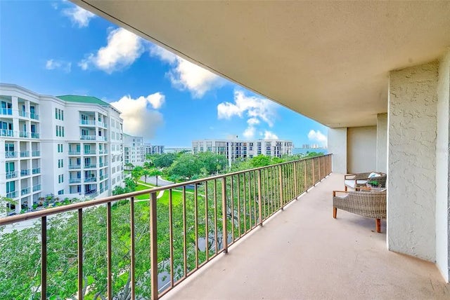 220 Belleview Boulevard 802, BELLEAIR