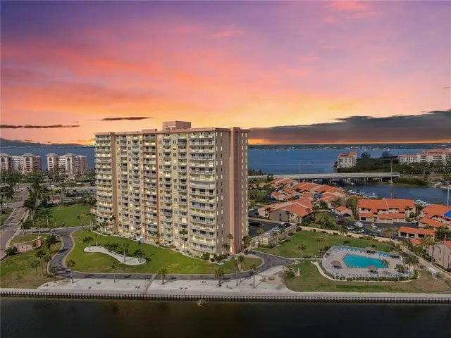 4900 Brittany Drive S 808, ST PETERSBURG