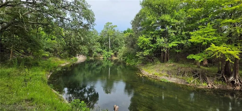 Round Table Road, DADE CITY