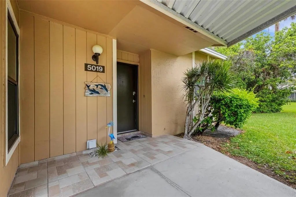 5019 Village Gardens Drive 31