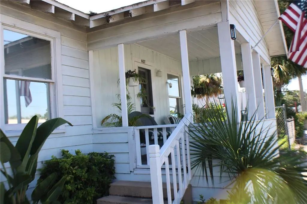 607 N Dixie Freeway, NEW SMYRNA BEACH