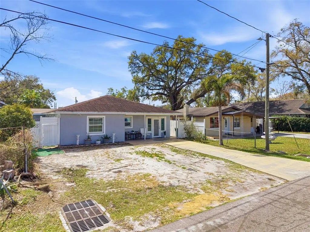 2706 W Powhatan Avenue, TAMPA