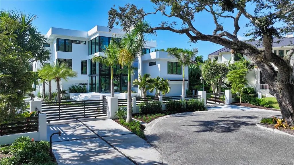 1610 N Lodge Drive, SARASOTA