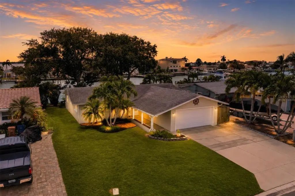 541 Lillian Drive, MADEIRA BEACH