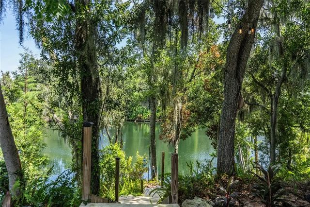 950 Lake Cove Trail, LAKELAND
