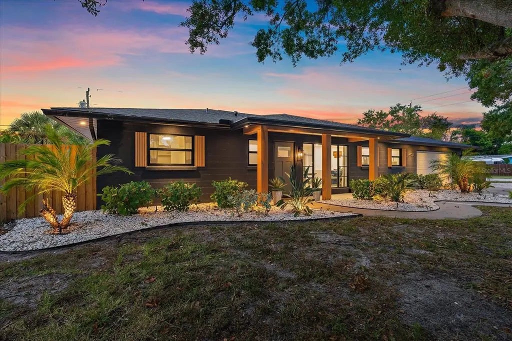 2402 Wisteria Street, SARASOTA