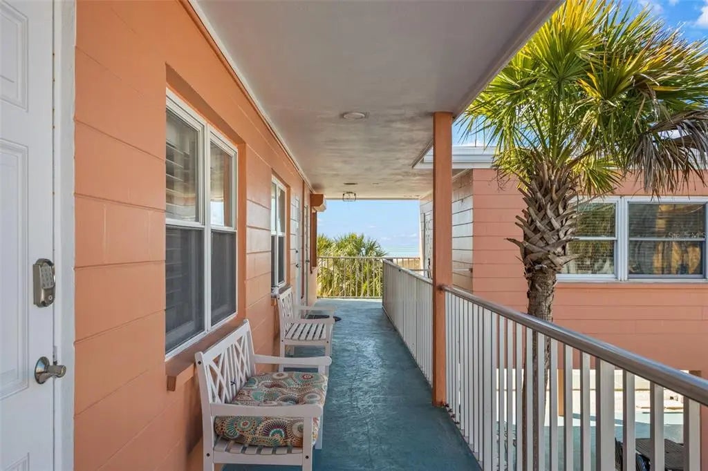 10280 Gulf Boulevard 25, TREASURE ISLAND