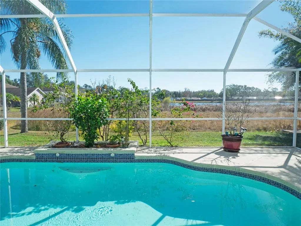 16517 Lake Heather Drive, TAMPA