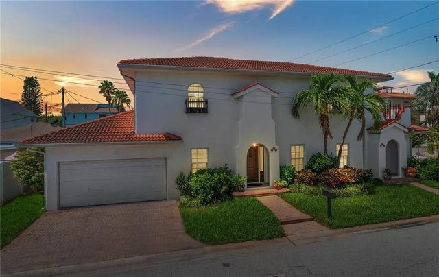 101 E Bay Drive, TREASURE ISLAND