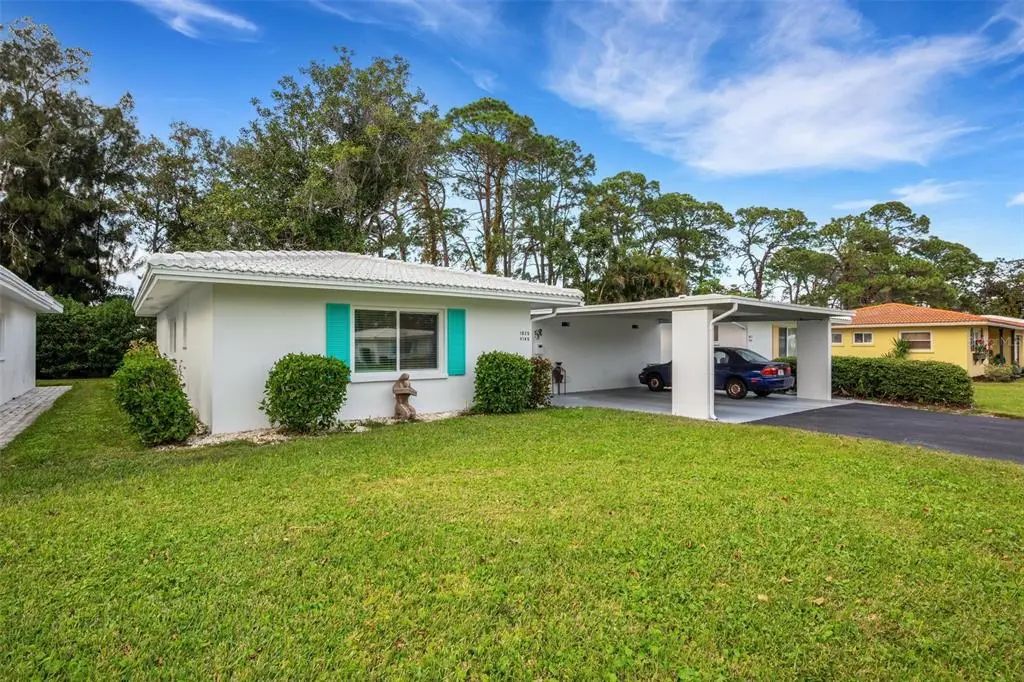 1825 University Place 145, SARASOTA