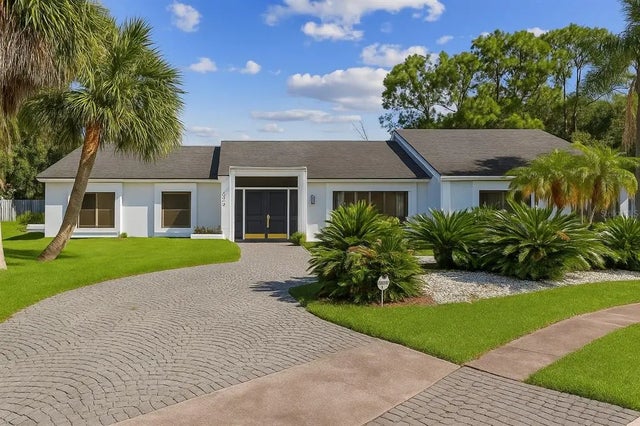 672 Mossy Branch Court, LONGWOOD