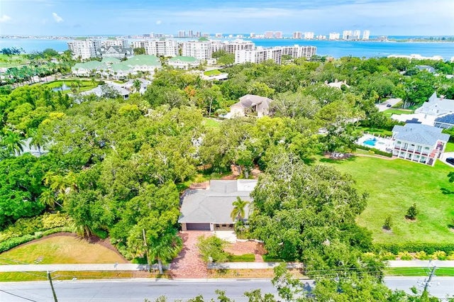 1578 Druid Road S, BELLEAIR