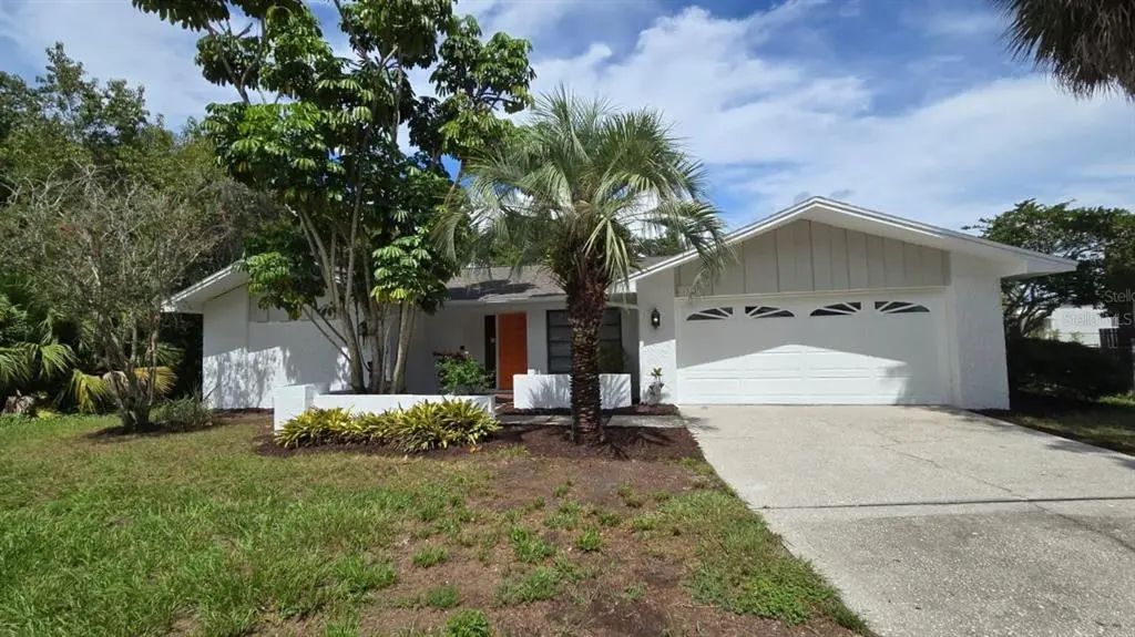 1381 Forest Lawn Court, TARPON SPRINGS