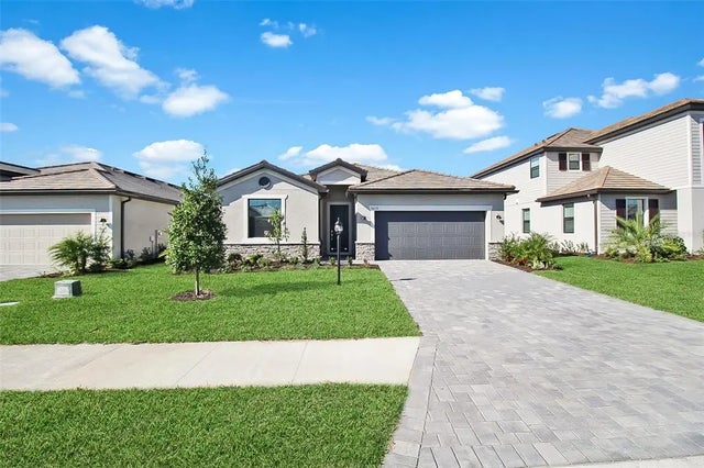 5236 Blue Crush Street, BRADENTON