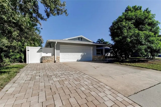 14233 102nd Avenue, LARGO