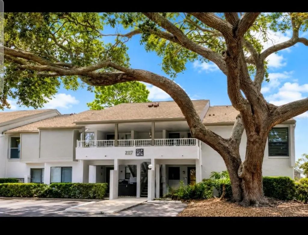 2117 Lakewood Club Drive S O, ST PETERSBURG
