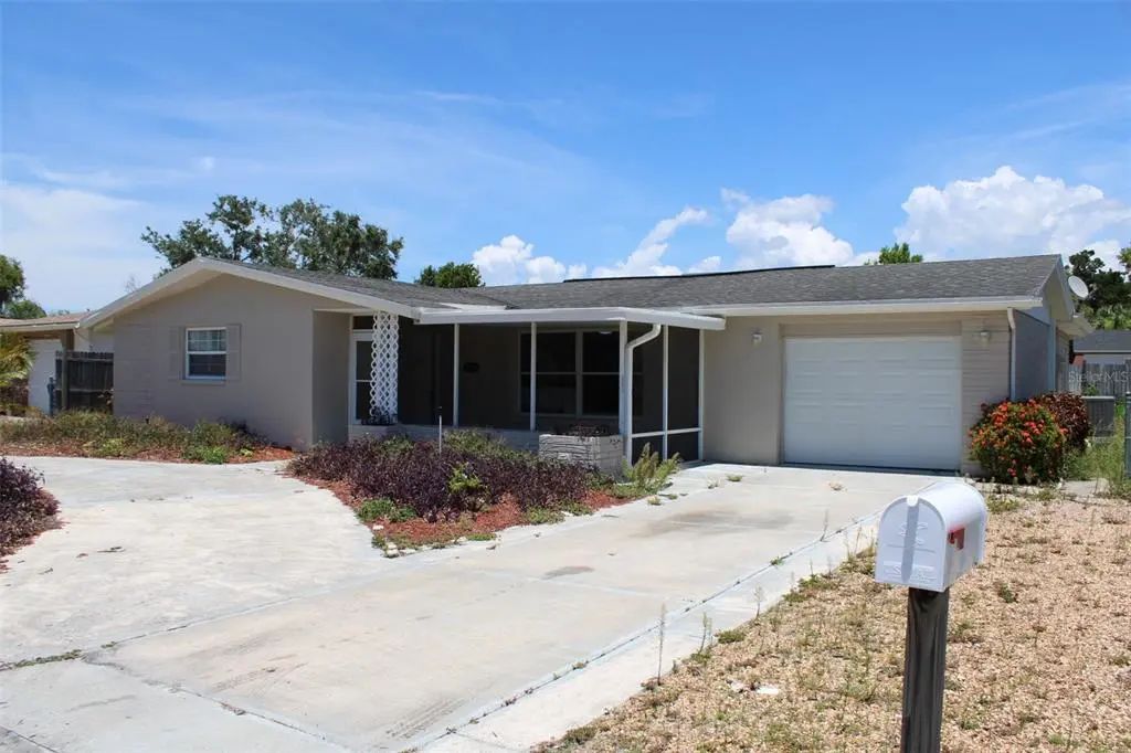 3314 Columbus Drive, HOLIDAY