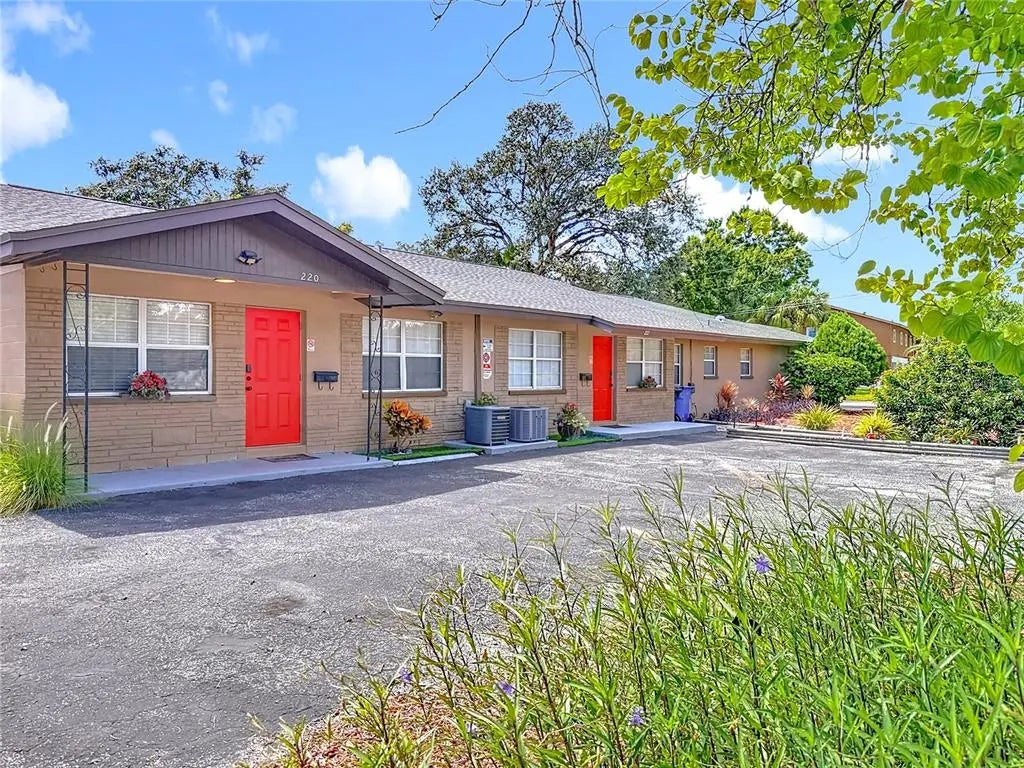 139 Ne Jefferson Circle N, ST PETERSBURG