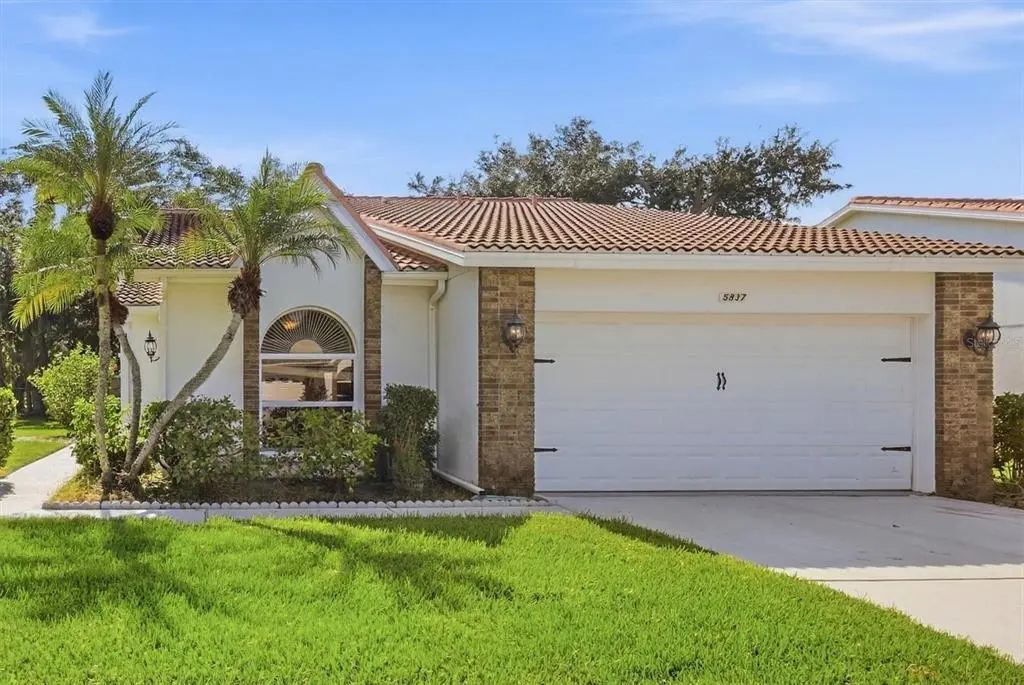 5837 Garden Lakes Drive, BRADENTON