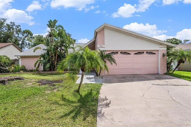 3335 Foxridge Circle, TAMPA