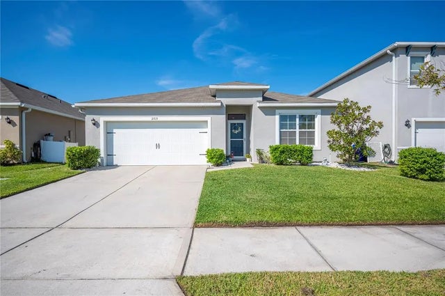 2719 Grandbury Grove Road, LAKELAND