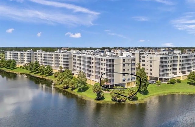 1200 Country Club Drive 1101, LARGO