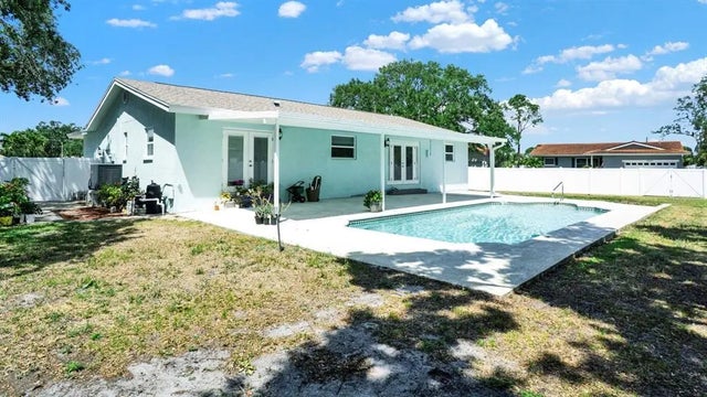 6035 19th Street Ne, ST PETERSBURG