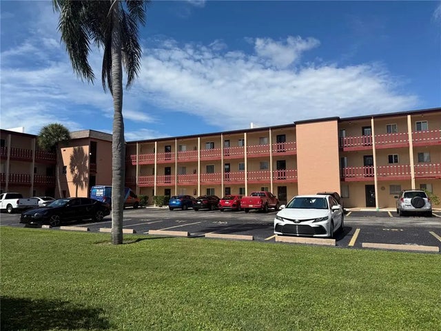 4186 Heron Way B-219, BRADENTON