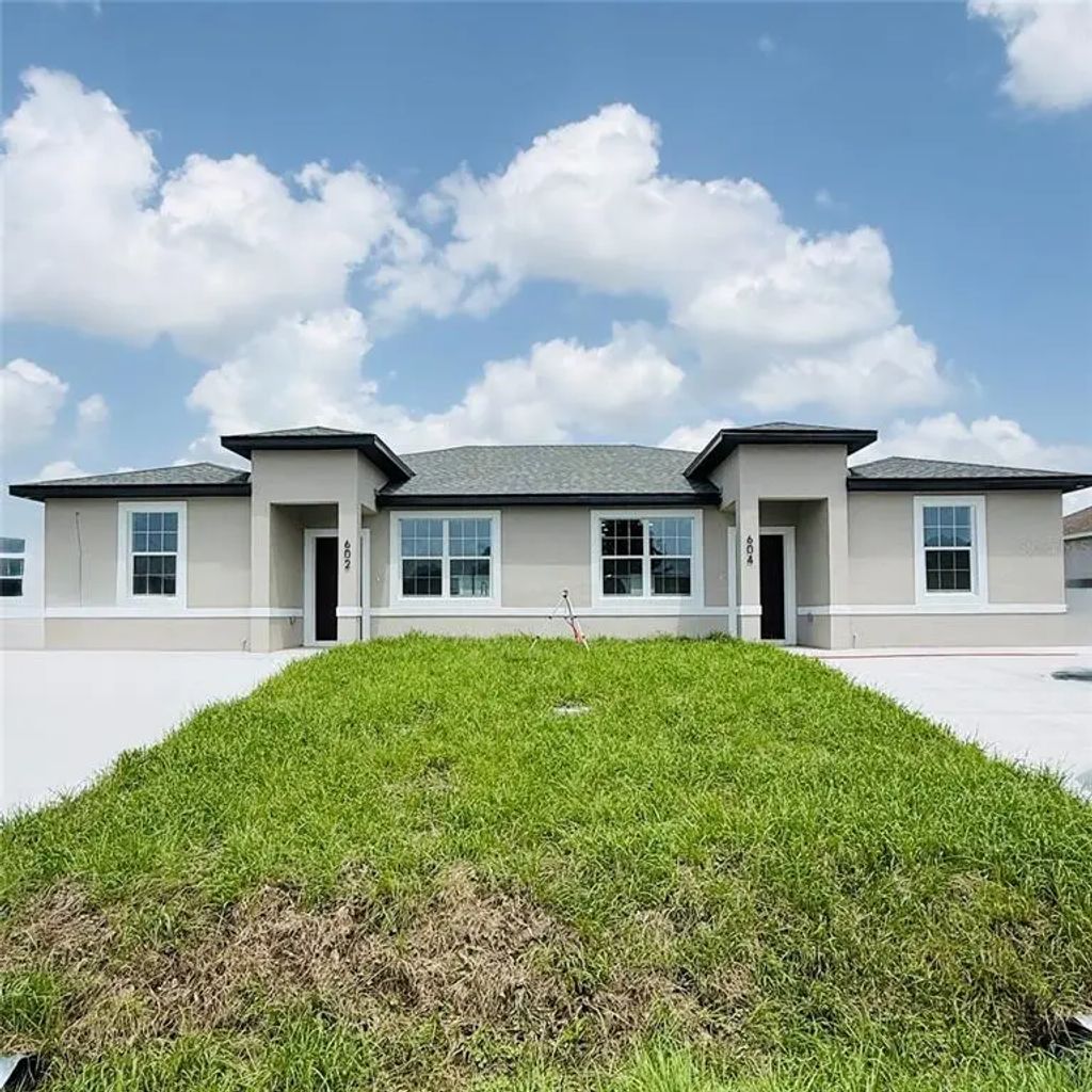 602 Desmoines Court, POINCIANA