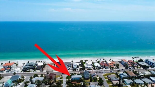 16021 Gulf Boulevard, REDINGTON BEACH