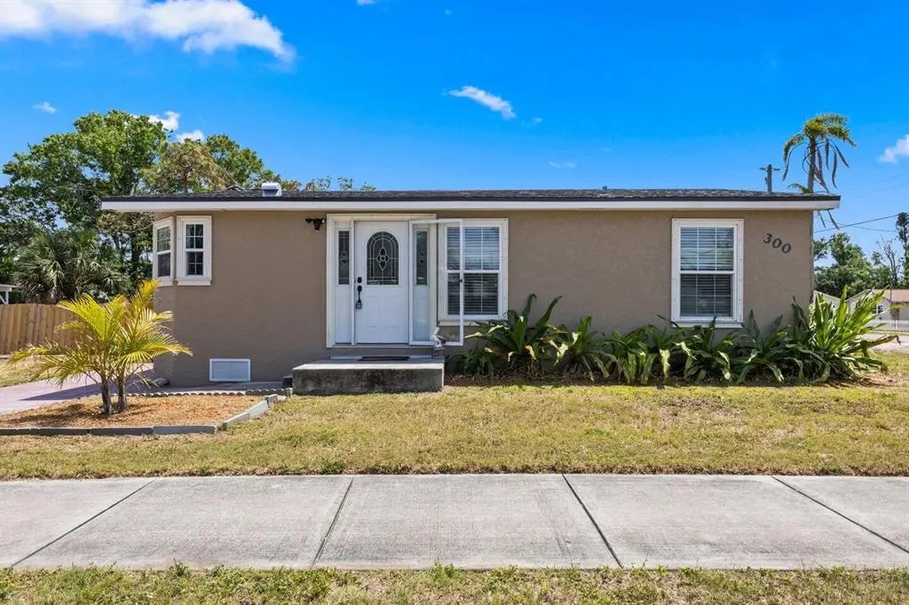 300 River Boulevard S, NOKOMIS