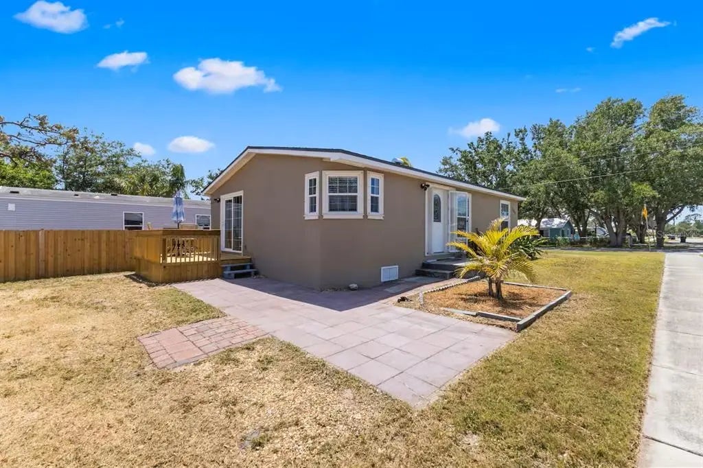 300 River Boulevard S, NOKOMIS