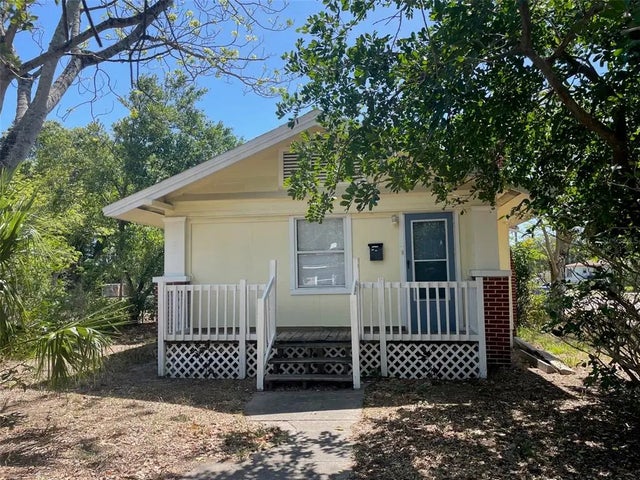 1342 45th Street S, ST PETERSBURG