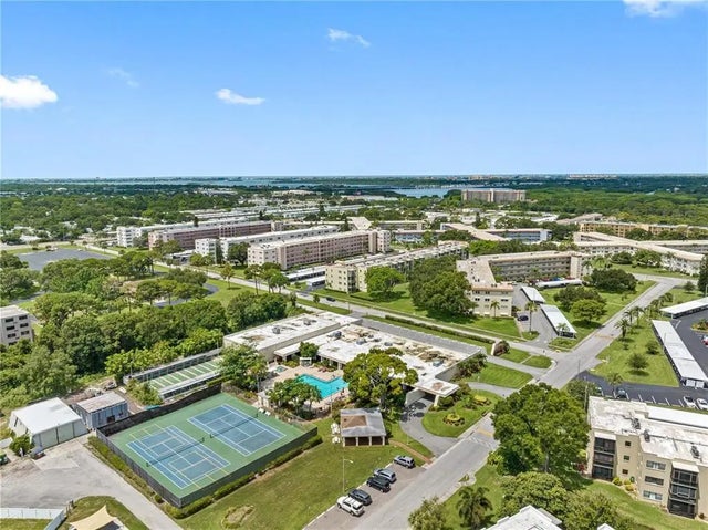 5975 Terrace Park Drive N 202, ST PETERSBURG