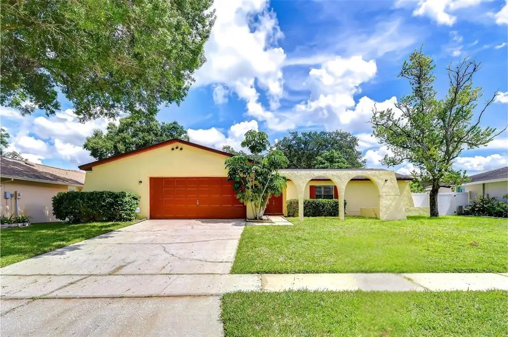 15819 Deep Creek Lane, TAMPA