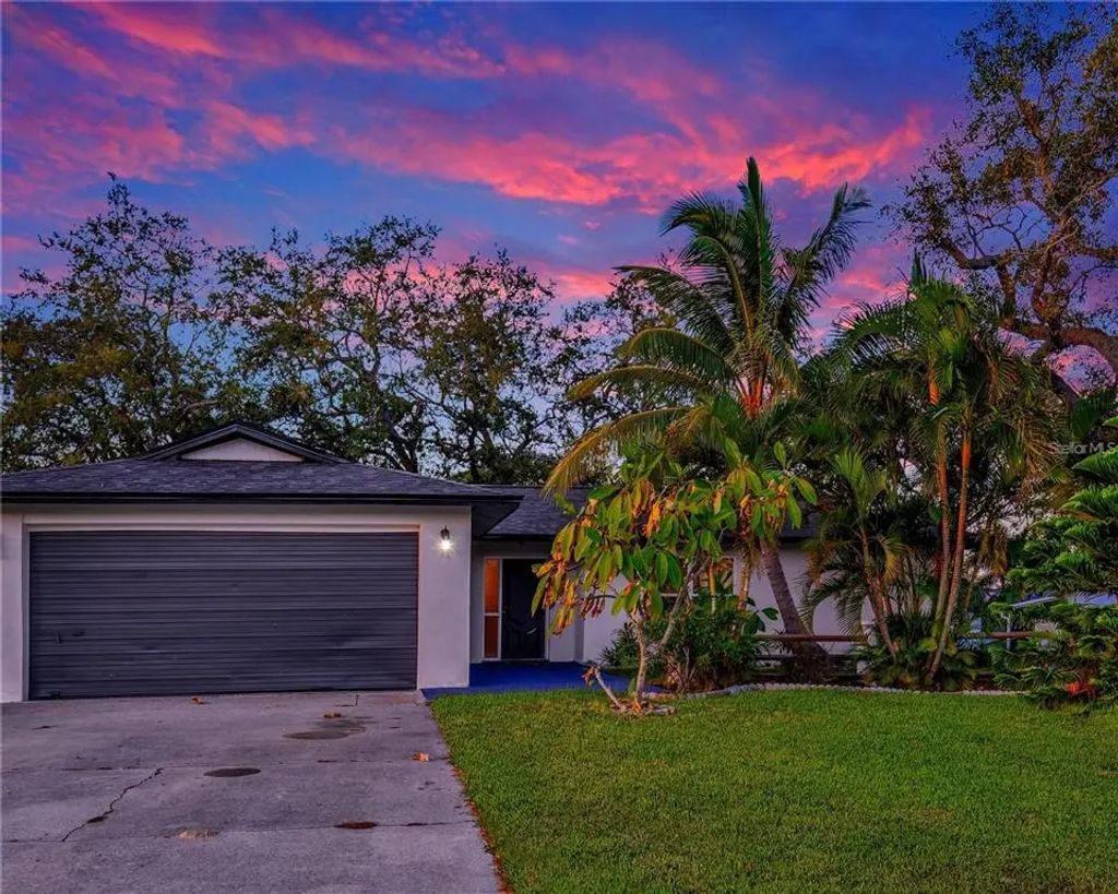 1414 Gulf Road, TARPON SPRINGS
