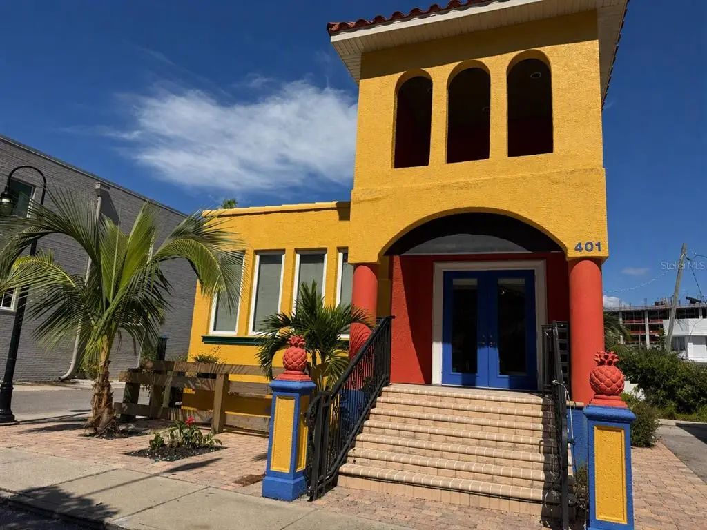 401 Burns Court, SARASOTA