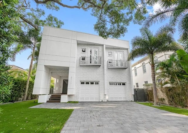 2711 W Trilby Avenue, TAMPA
