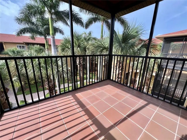 4333 Bayside Village Drive 327, TAMPA