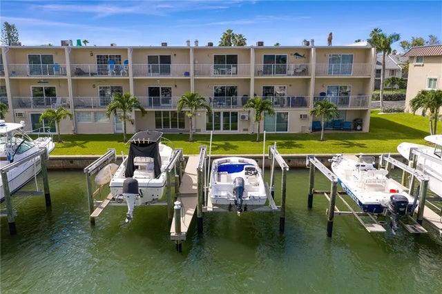 12586 Capri Circle N, TREASURE ISLAND